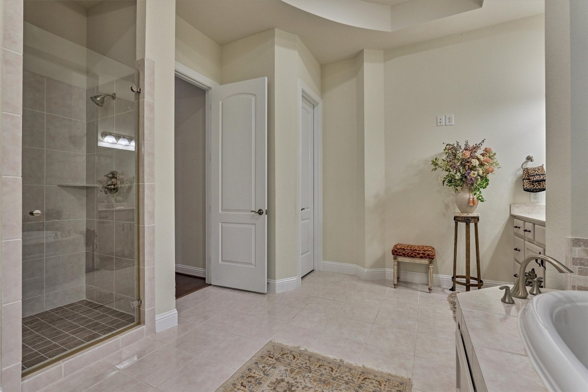 7430 Kearney Hill Lane Spring, TX 77389 - Photo 30 of 47 Separate shower to the side in the primary bathroom