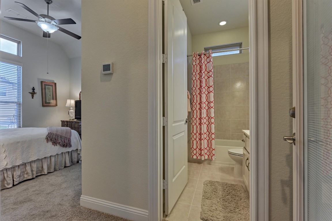 7430 Kearney Hill Lane Spring, TX 77389 - Photo 39 of 47 Full bathroom @ guest suite
