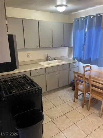 $2,000 | 139 Constitution Avenue, Henderson, NV 89015