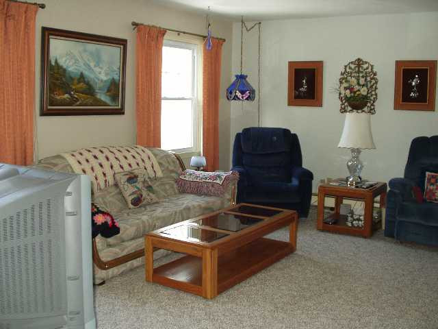 18 Woodbine Road Bethlehem, NY 12054 - Photo 2 of 7 Photo 2