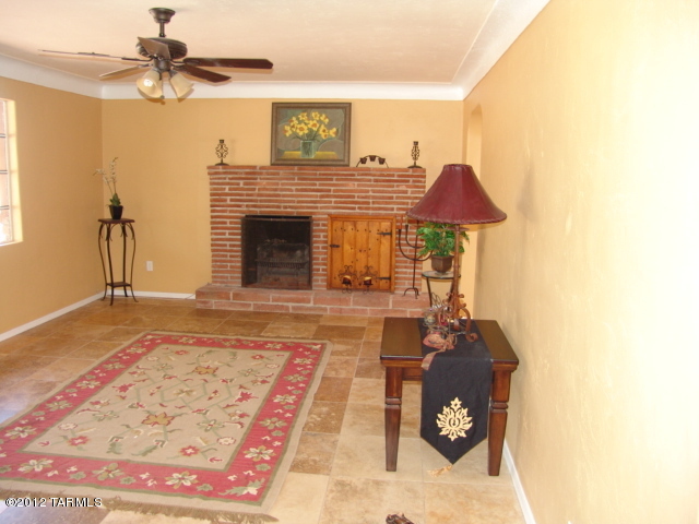 1940 North Santa Rosa Avenue Tucson, AZ 85712 - Photo 4 of 19