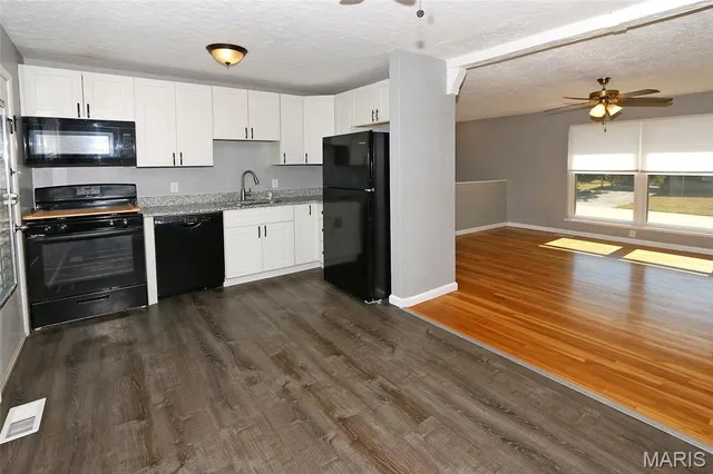 $269,900 | 11947 Glenmar Drive, Maryland Heights, MO 63043