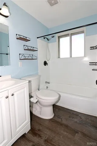 $269,900 | 11947 Glenmar Drive, Maryland Heights, MO 63043