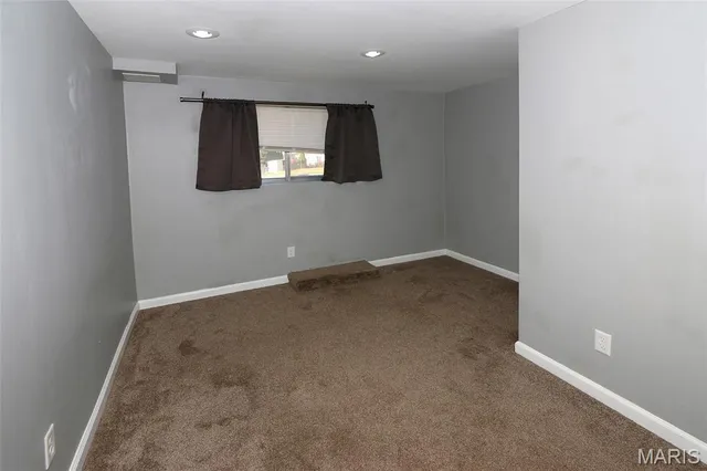 $269,900 | 11947 Glenmar Drive, Maryland Heights, MO 63043