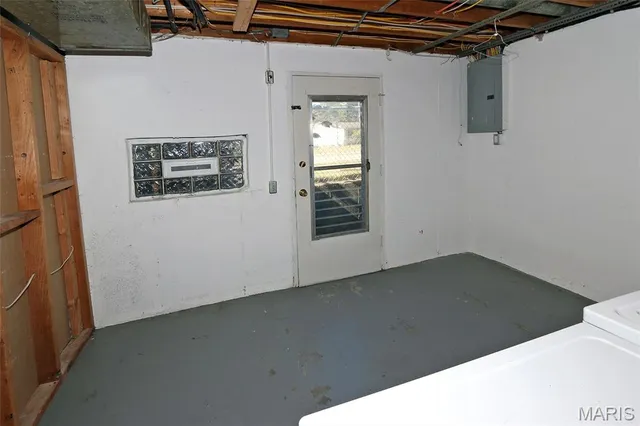 $269,900 | 11947 Glenmar Drive, Maryland Heights, MO 63043