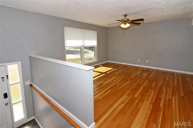 $269,900 | 11947 Glenmar Drive, Maryland Heights, MO 63043