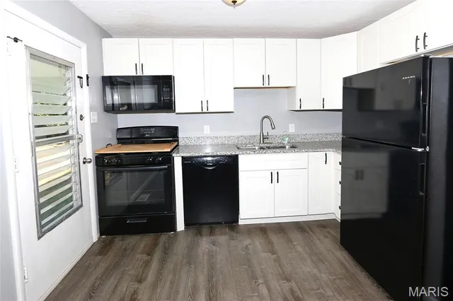 $269,900 | 11947 Glenmar Drive, Maryland Heights, MO 63043