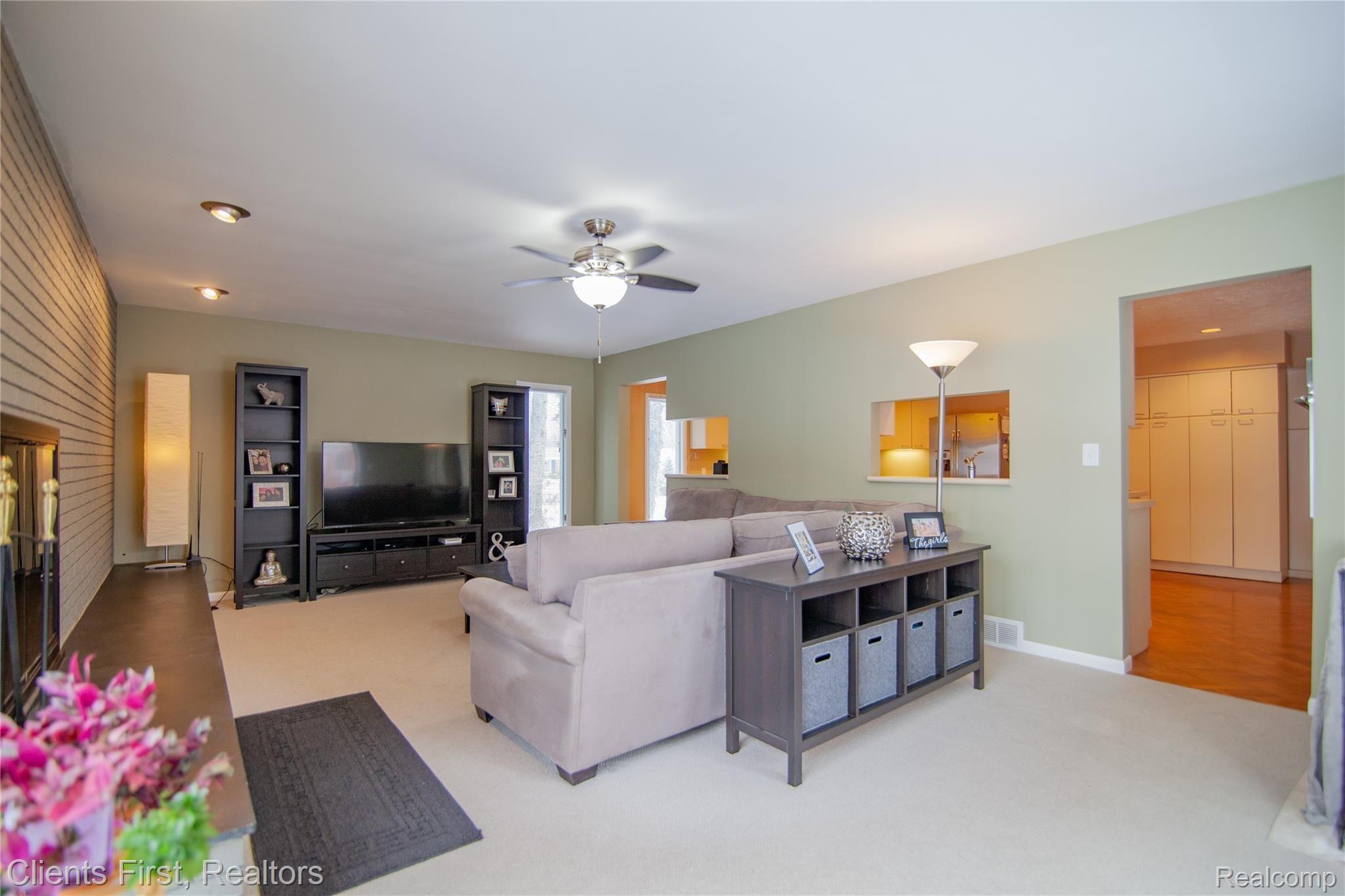 32333 Craftsbury Road Farmington, MI 48334 - Photo 17 of 32 Family Room