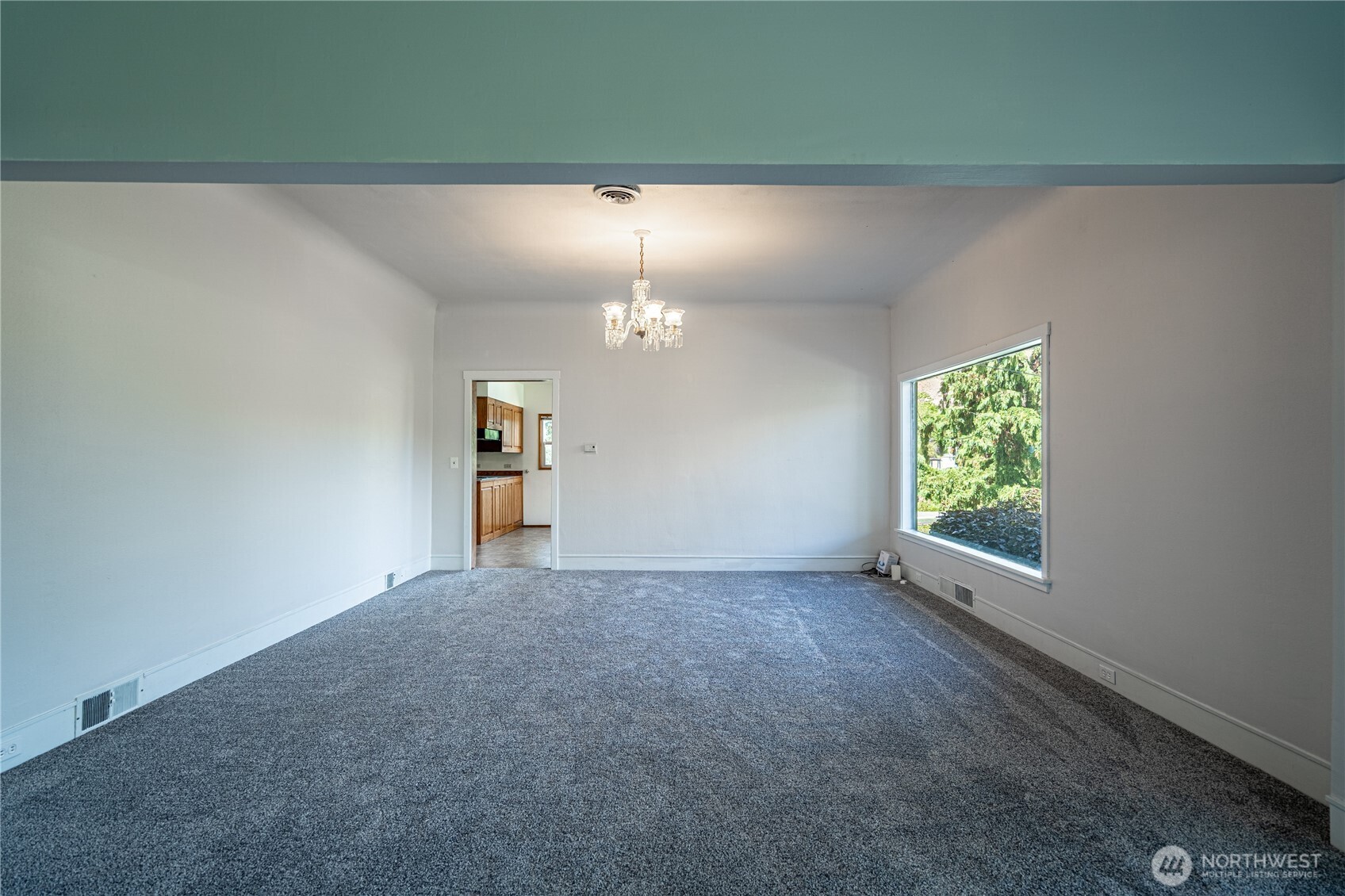 15 Beebe Fish Hatchery Road Chelan, WA 98816 - Photo 20 of 40 an empty room with windows