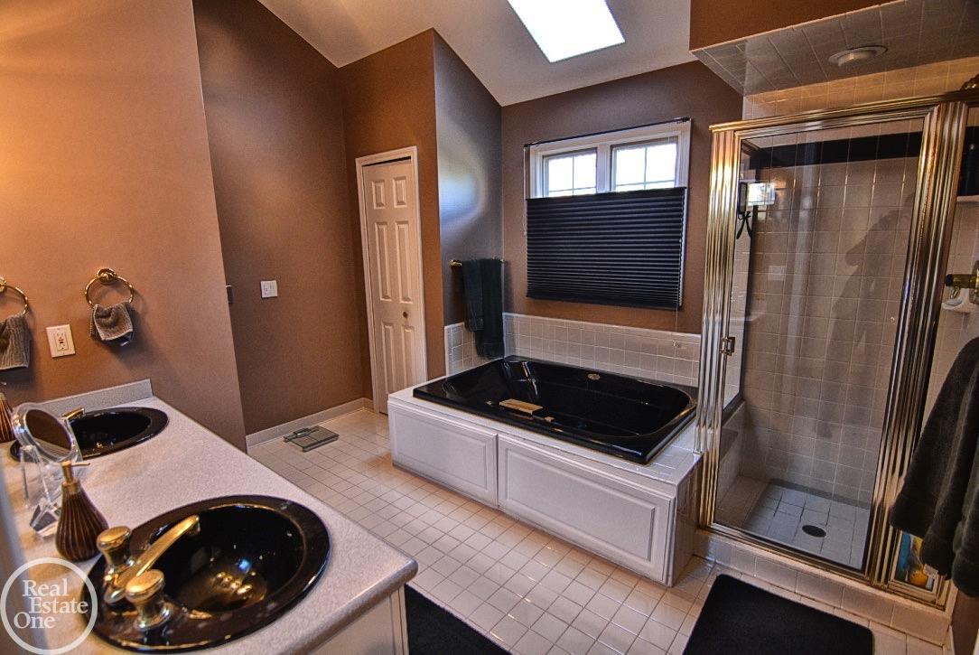2052 Reagan Drive Rochester Hills, MI 48309 - Photo 34 of 70