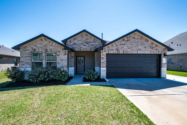 $280,000 | 113 Big Spring Drive, Anahuac, TX 77514