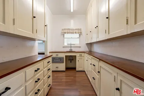 $8,950,000 | 702 North Linden Drive, Beverly Hills, CA 90210