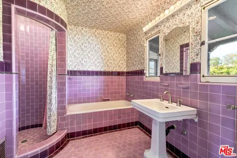 $8,950,000 | 702 North Linden Drive, Beverly Hills, CA 90210