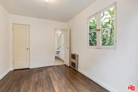 $8,950,000 | 702 North Linden Drive, Beverly Hills, CA 90210