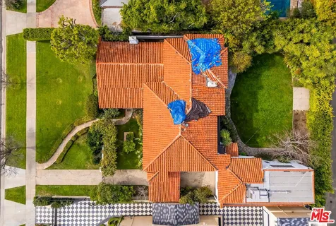 $8,950,000 | 702 North Linden Drive, Beverly Hills, CA 90210