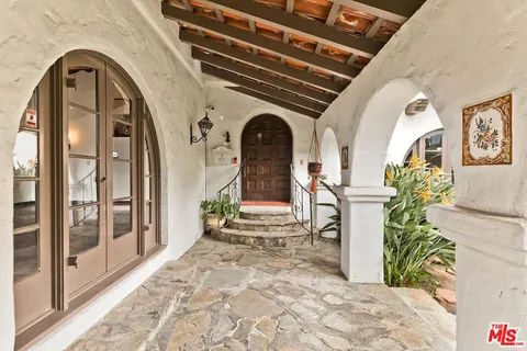 $8,950,000 | 702 North Linden Drive, Beverly Hills, CA 90210
