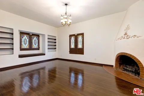 $8,950,000 | 702 North Linden Drive, Beverly Hills, CA 90210