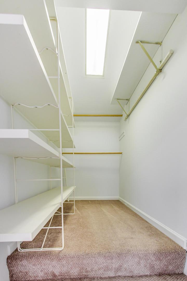 2035 West Rice Street Chicago, IL 60622 - Photo 26 of 27 a view of entryway