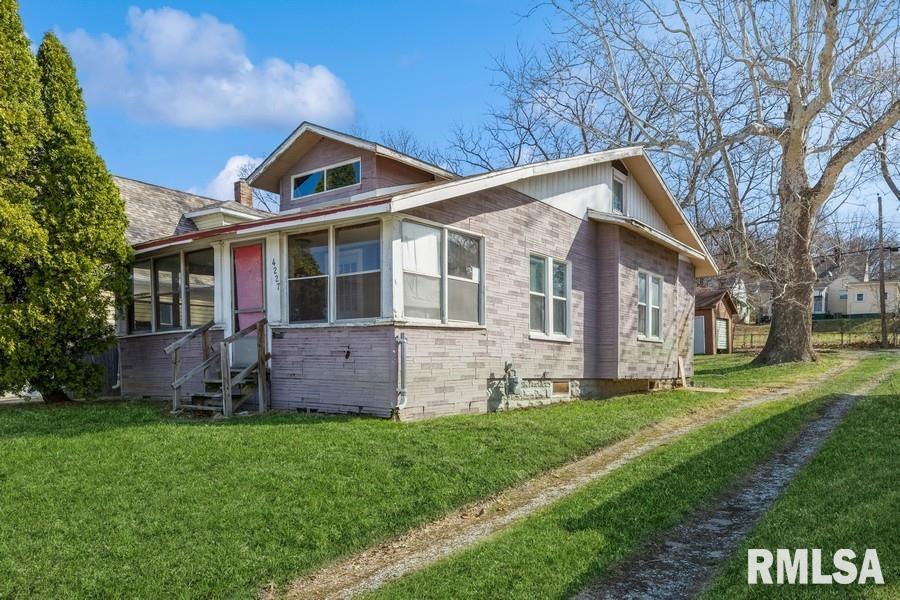 4227 11th Street Rock Island, IL 61201 - Photo 2 of 14