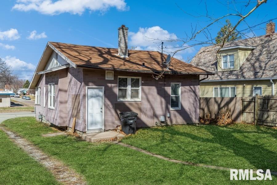 4227 11th Street Rock Island, IL 61201 - Photo 3 of 14