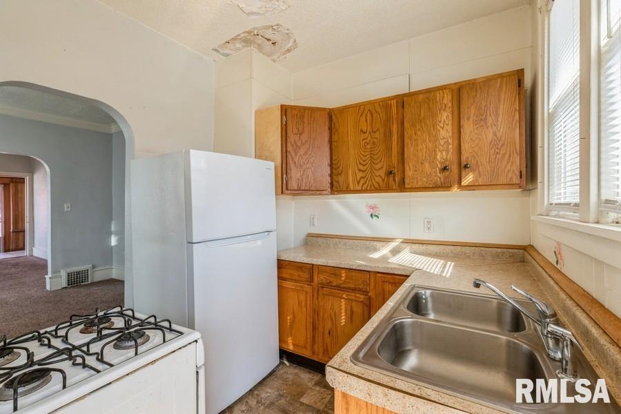 4227 11th Street Rock Island, IL 61201 - Photo 10 of 14