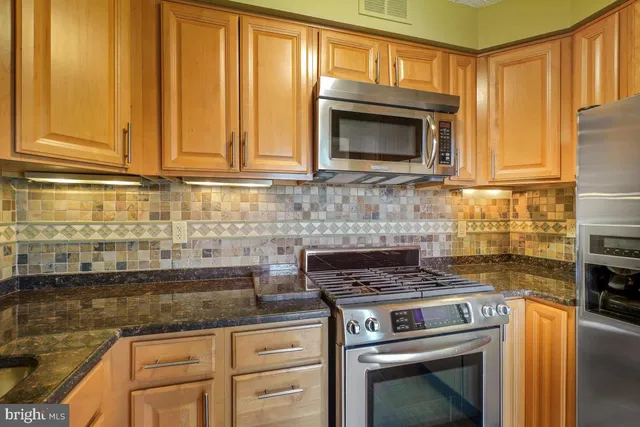 $325,000 | 2100 Washington Avenue, Unit 9B, Silver Spring, MD 20910