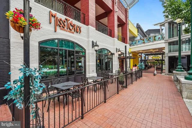 $325,000 | 2100 Washington Avenue, Unit 9B, Silver Spring, MD 20910