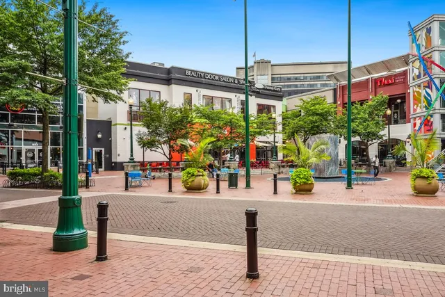 $325,000 | 2100 Washington Avenue, Unit 9B, Silver Spring, MD 20910