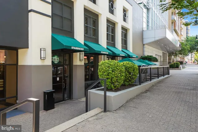 $325,000 | 2100 Washington Avenue, Unit 9B, Silver Spring, MD 20910