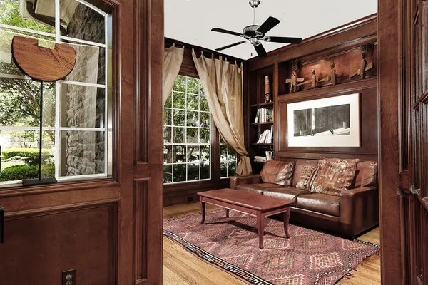 $1,865,000 | 122 East Bracebridge Circle, The Woodlands, TX 77382