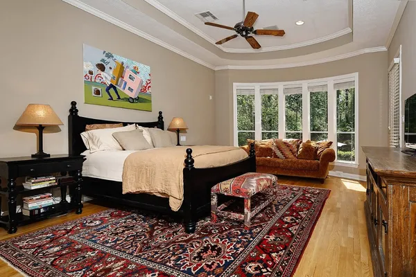 $1,865,000 | 122 East Bracebridge Circle, The Woodlands, TX 77382
