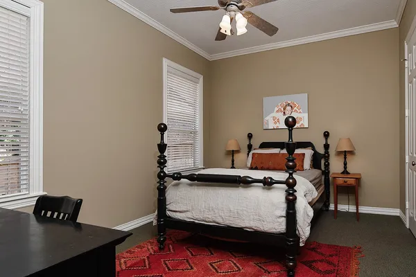 $1,825,000 | 122 East Bracebridge Circle, The Woodlands, TX 77382