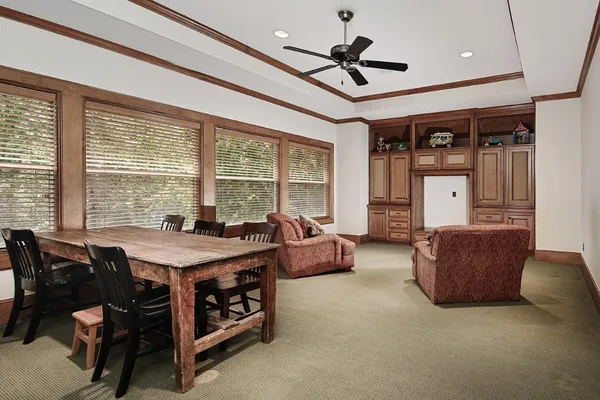 $1,865,000 | 122 East Bracebridge Circle, The Woodlands, TX 77382