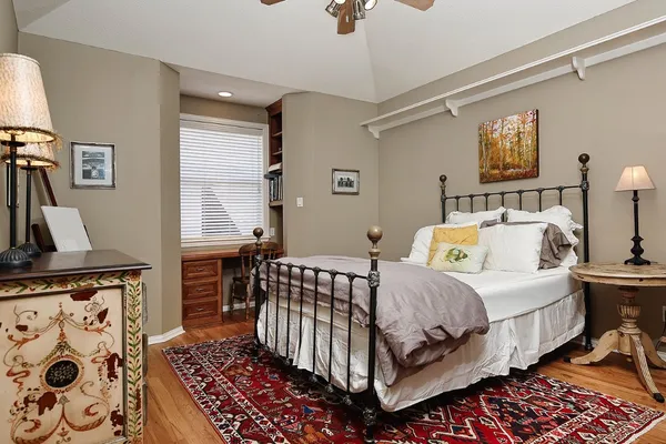 $1,865,000 | 122 East Bracebridge Circle, The Woodlands, TX 77382