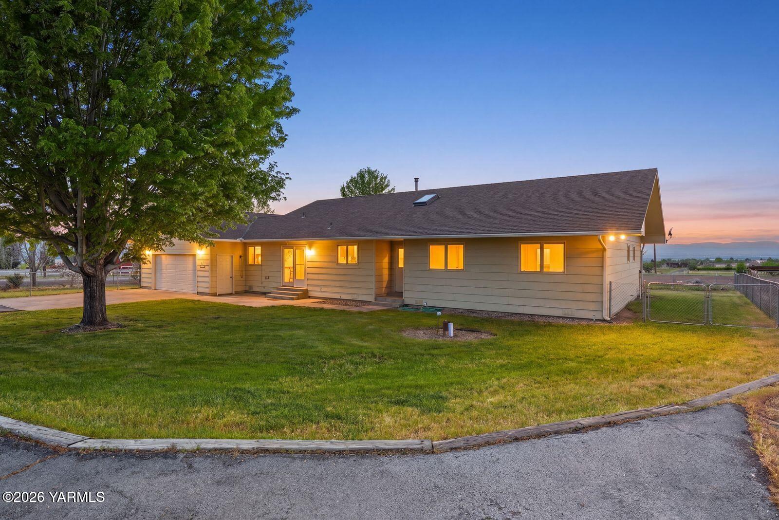 10821 Mieras Road Yakima, WA 98901 - Photo 2 of 54 10821 Mieras Road