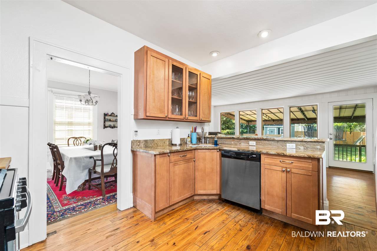 1911 Clearmont Street Mobile, AL 36606 - Photo 11 of 28