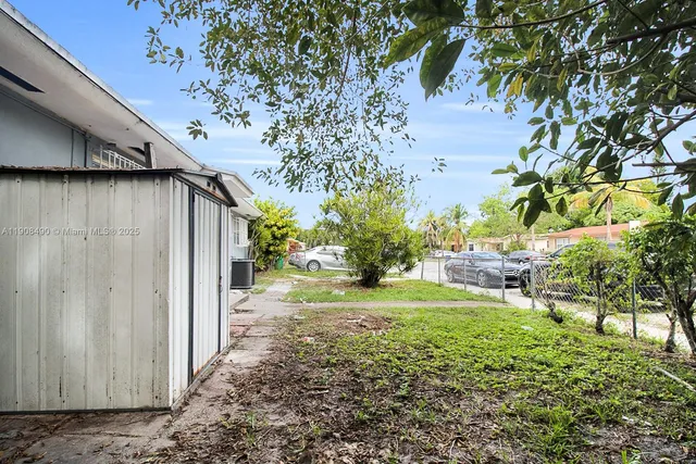 $725,000 | 643-645 Northeast 149th Street, Miami, FL 33162