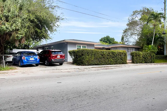 $725,000 | 643-645 Northeast 149th Street, Miami, FL 33162