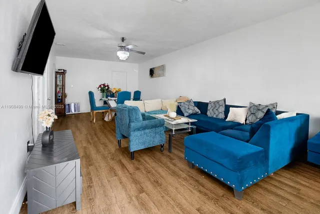 $725,000 | 643-645 Northeast 149th Street, Miami, FL 33162