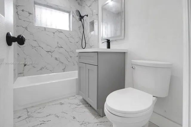 $725,000 | 643-645 Northeast 149th Street, Miami, FL 33162