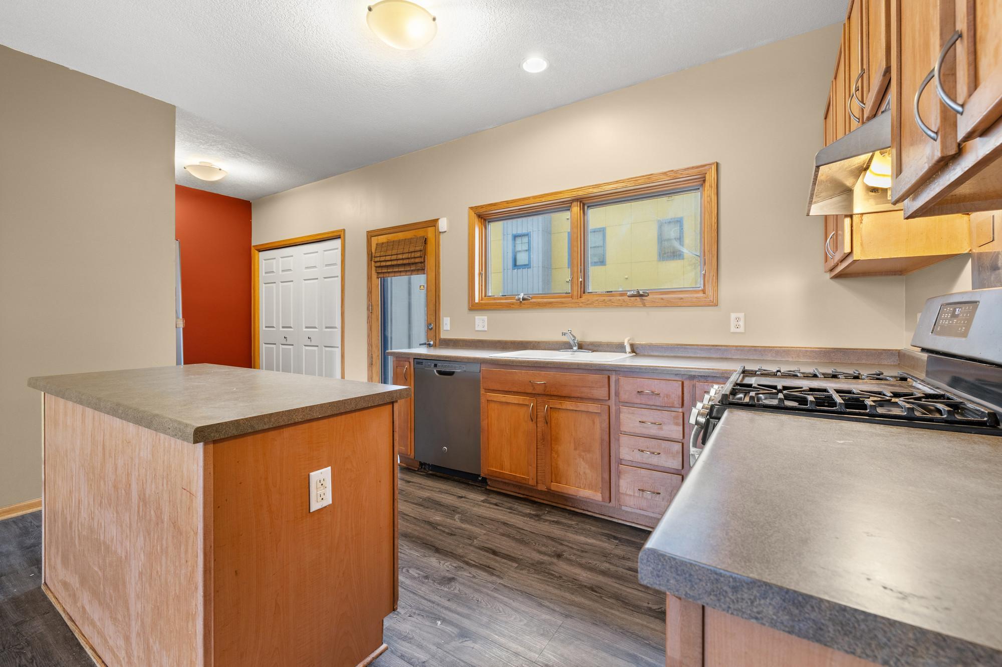 568 State Street, Unit C St. Paul, MN 55107 - Photo 14 of 41