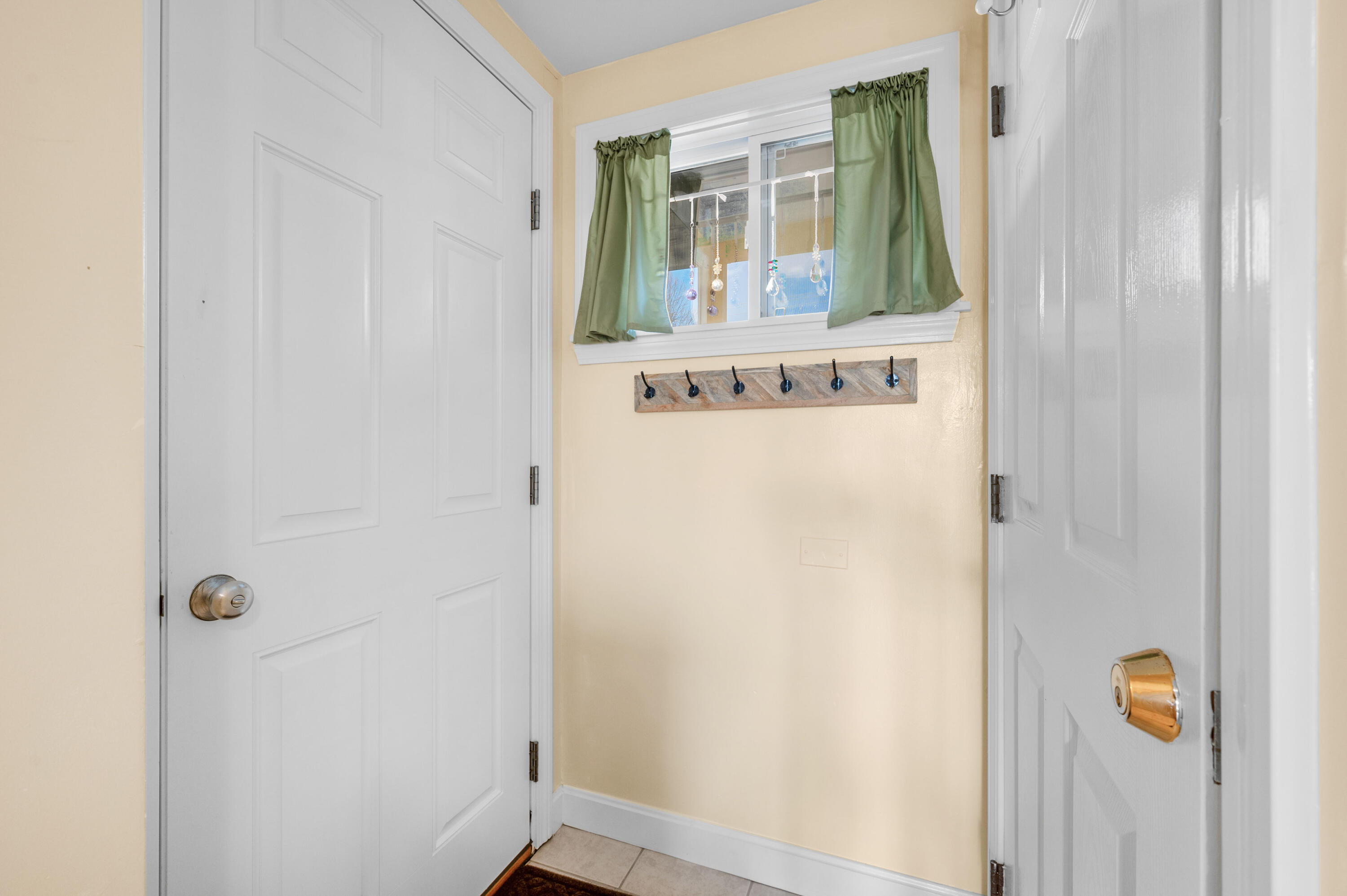 132 Shore Road, Unit 9 Truro, MA 02666 - Photo 16 of 28 a view of a door