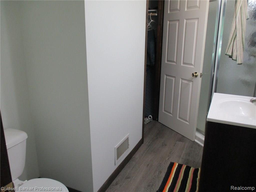 4841 Newburg Road Durand, MI 48429 - Photo 26 of 55 21 MASTER FULL BATH.JPG