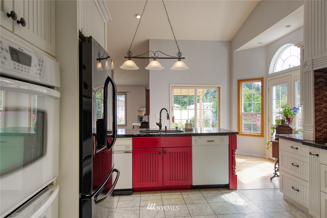 26736 Northwest Lofall Road Poulsbo, WA 98370 - Photo 11 of 39 Gallery Image 11