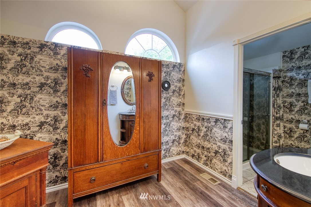 26736 Northwest Lofall Road Poulsbo, WA 98370 - Photo 17 of 39 Gallery Image 17