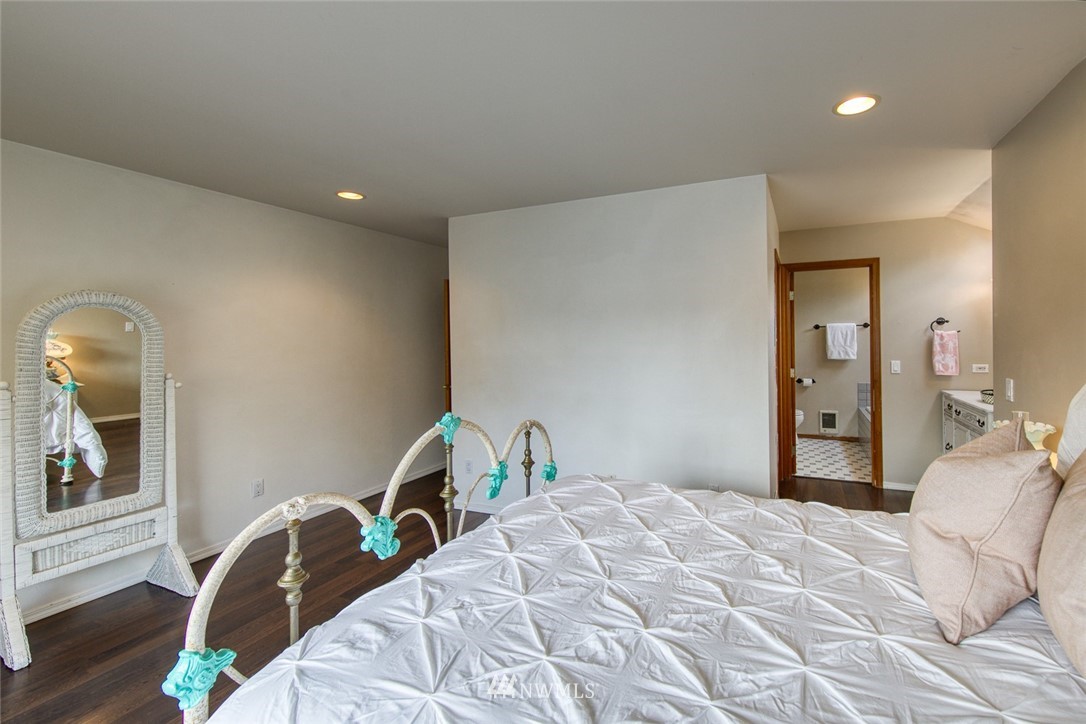26736 Northwest Lofall Road Poulsbo, WA 98370 - Photo 23 of 39 Gallery Image 23