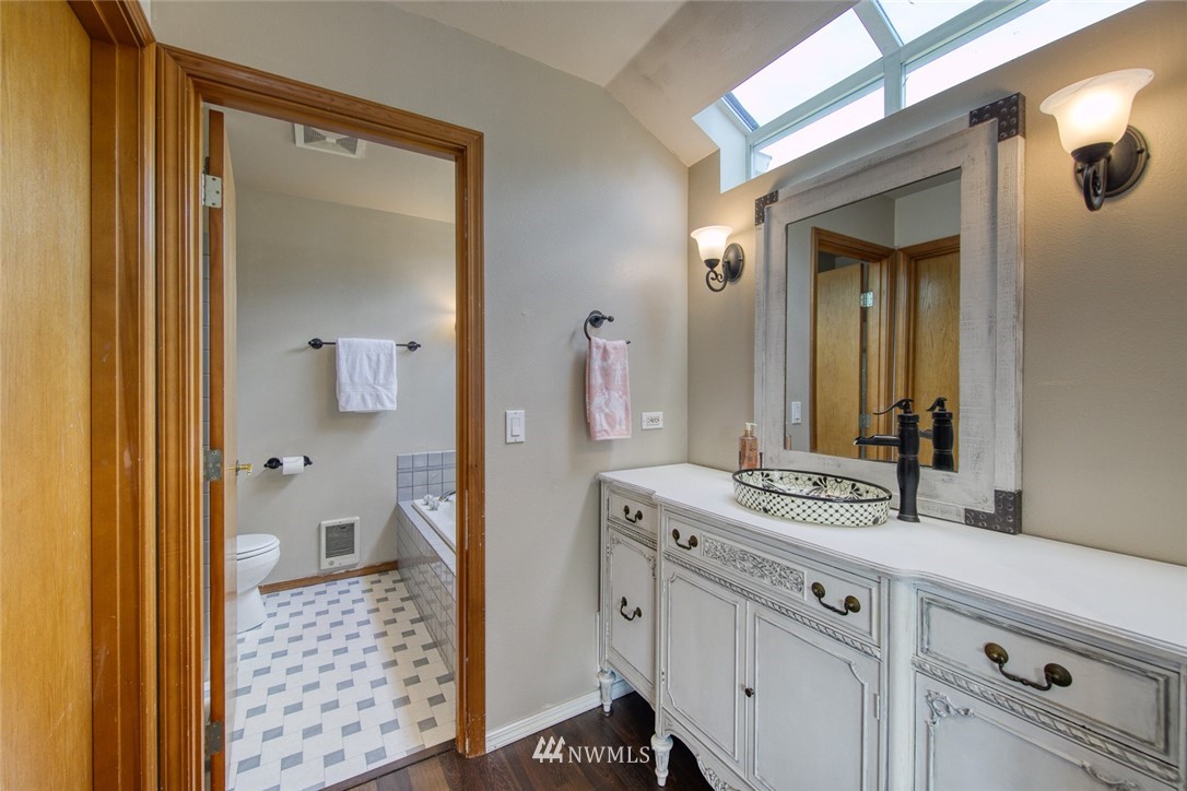 26736 Northwest Lofall Road Poulsbo, WA 98370 - Photo 24 of 39 Gallery Image 24
