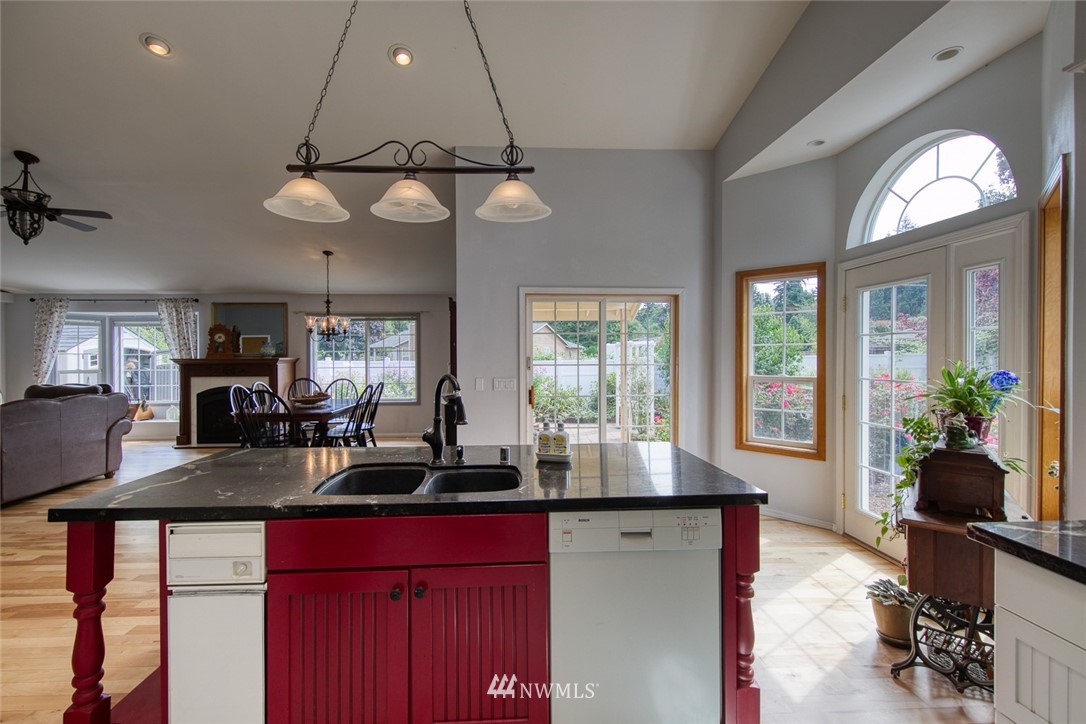 26736 Northwest Lofall Road Poulsbo, WA 98370 - Photo 10 of 39 Gallery Image 10