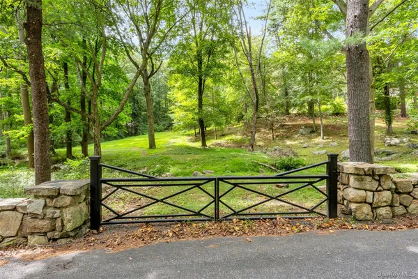 $1,650,000 | 55 Mountain Farm Road, Tuxedo Park, NY 10987