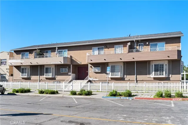 $549,999 | 941 Elm Avenue, Unit 16, Long Beach, CA 90813